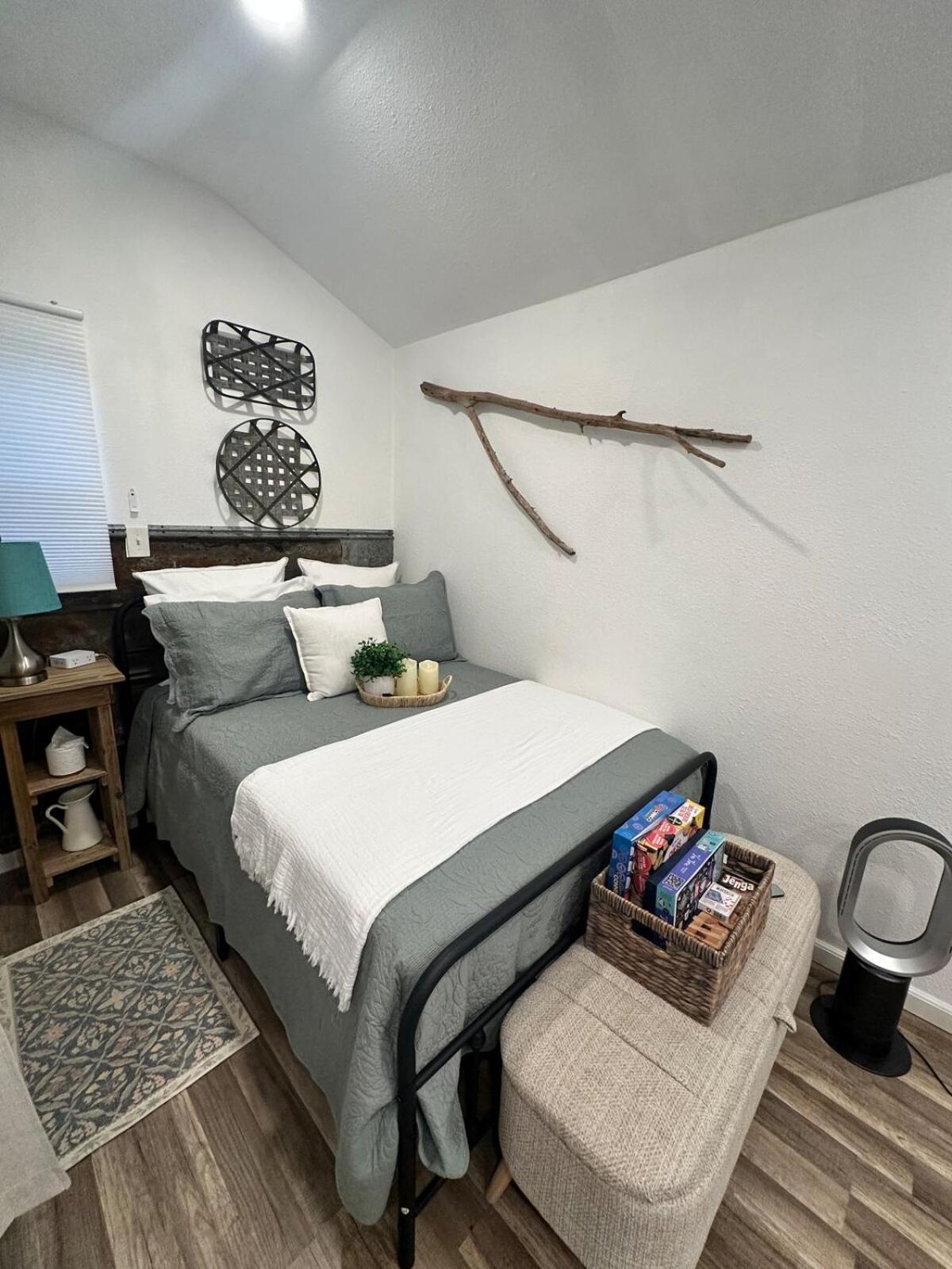 Tiny House - Our Little Piece Of Paradise Lakehills Exterior foto