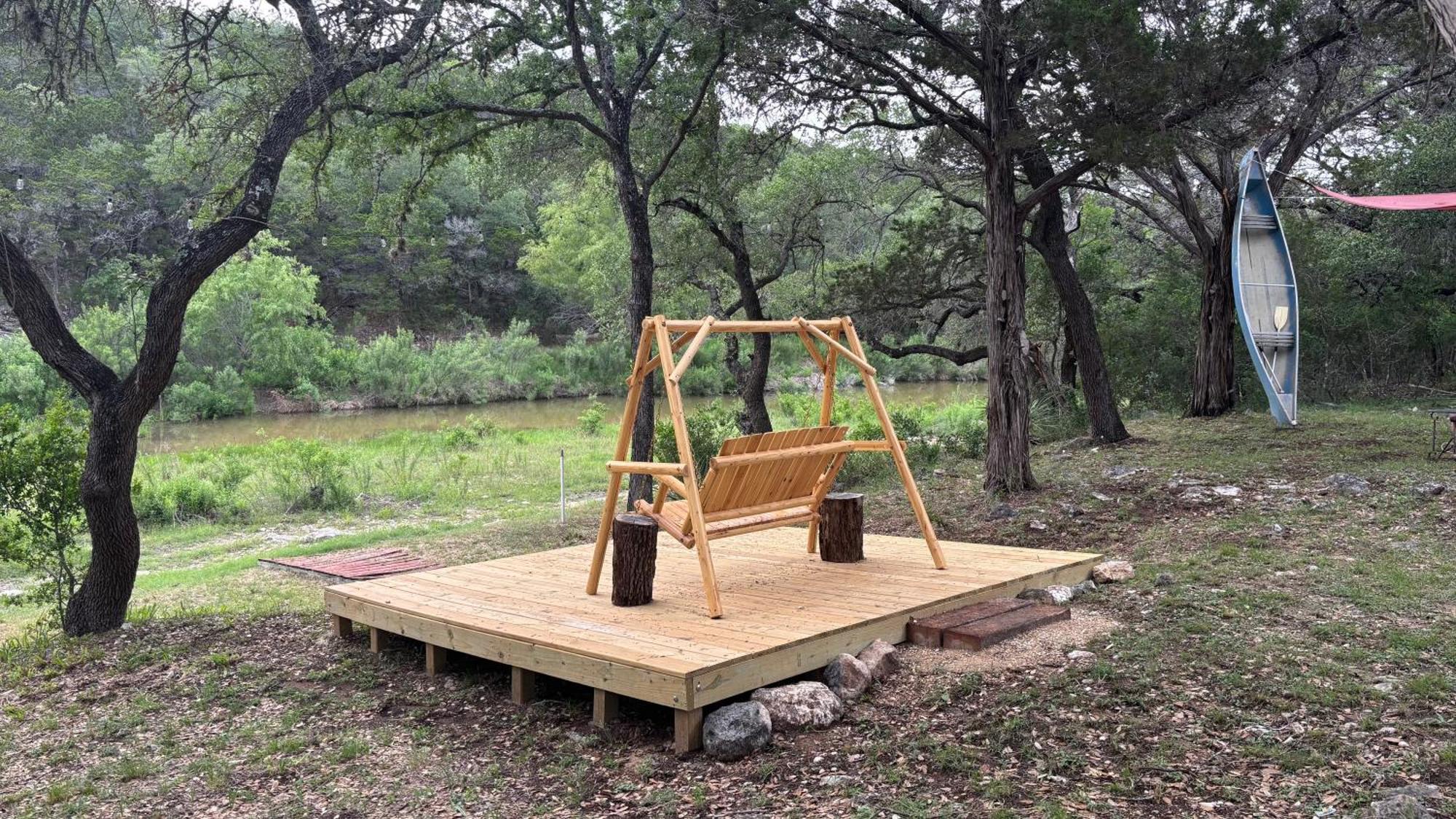 Tiny House - Our Little Piece Of Paradise Lakehills Exterior foto